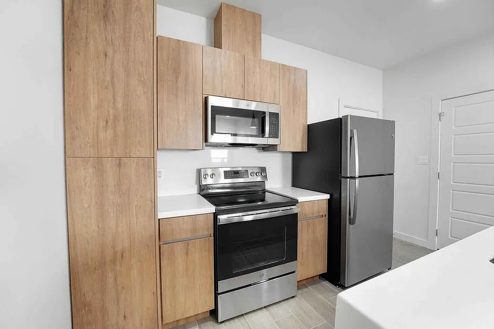 3 bed, 1087 sqft, $1,400 — Photo 4