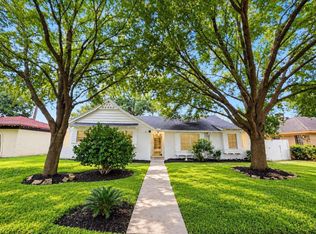 1143 Creekmont Dr, Houston, TX 77091