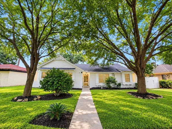 1143 Creekmont Dr, Houston, TX 77091