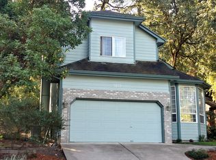 7277 Glacier Dr, Springfield, OR 97478