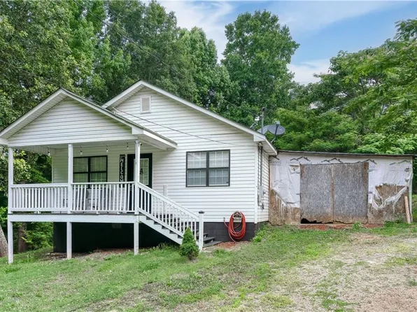 2513 W Dennis Dr, Gainesville, GA 30507