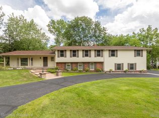 796 Rock Spring Rd, Bloomfield Hills, MI 48304
