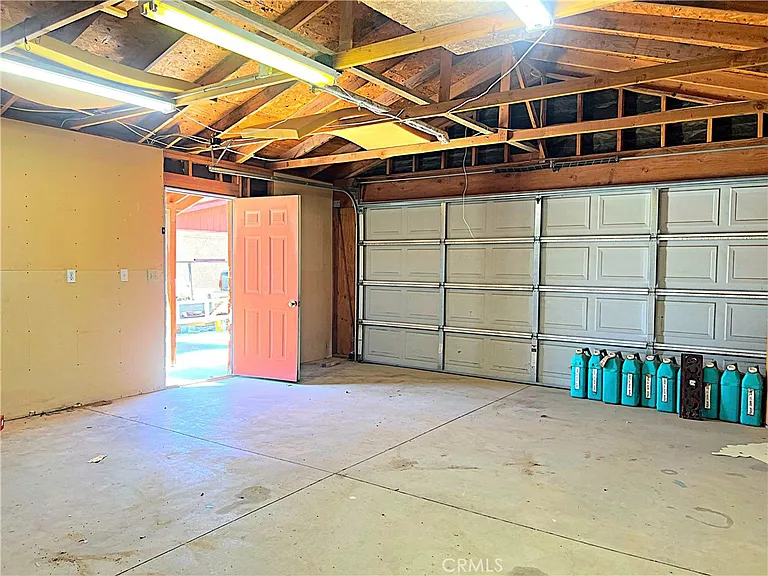 17601 Sycamore Ln — Photo 47