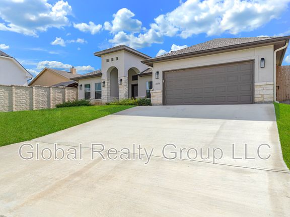 3rd image of 2675 Fairwood Dr