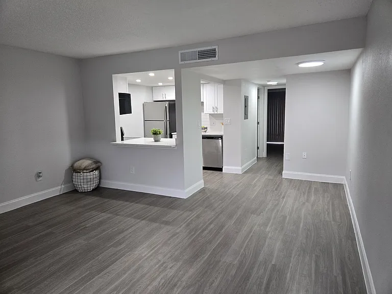 Veranda Flats — Photo 18