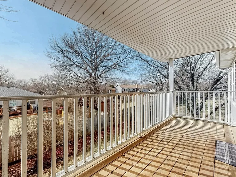5S530 Paxton Dr — Photo 15