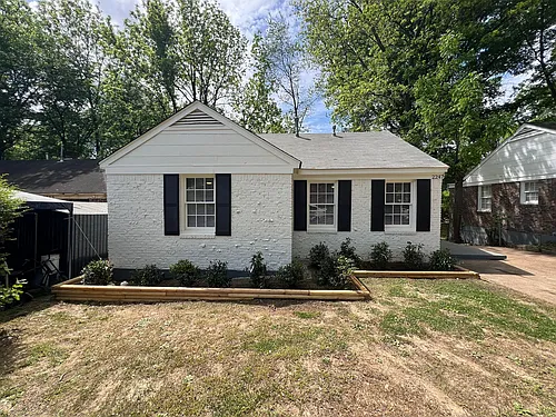 2247 Malone Ave Photo 1