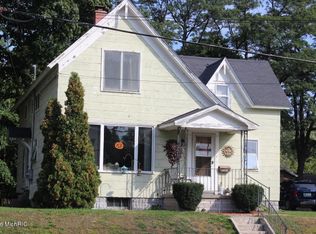 270 5th Ave, Manistee, MI 49660