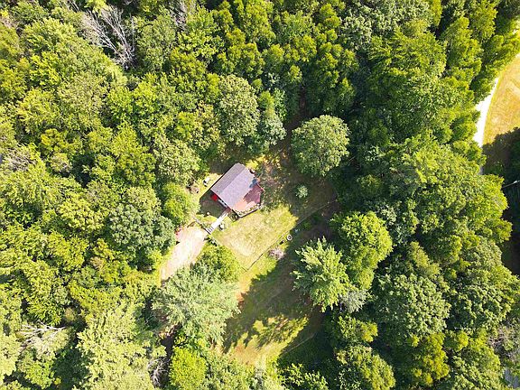 4th image of 302 Davidson Hill Road