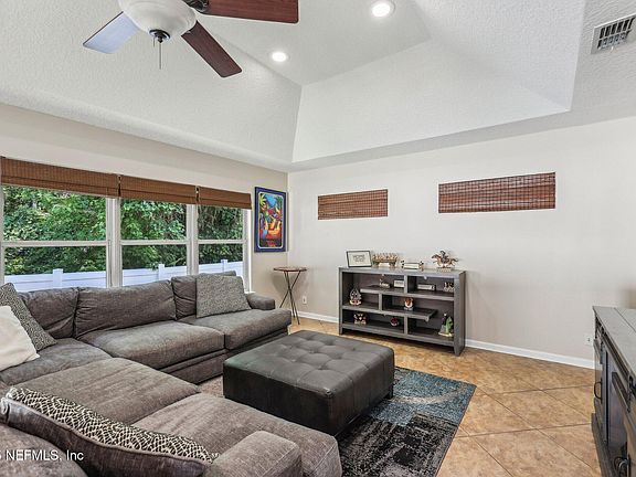 4th image of 1346 N KYLE Way