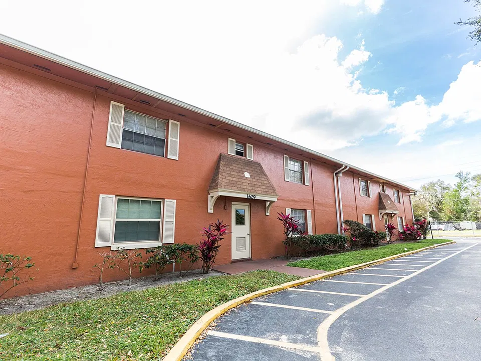 1629 W Oak Ridge Rd #B