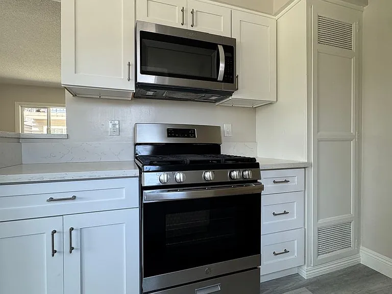 1605 W Shorb St — Photo 11