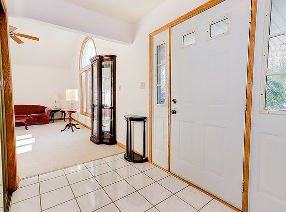 4th image of 11928 Fane Ct