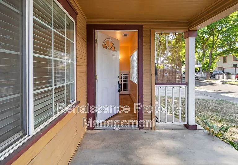 1026 N Windeler Ave #A — Photo 7