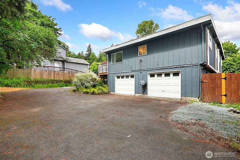 2nd image of 2320 Ravenna Street