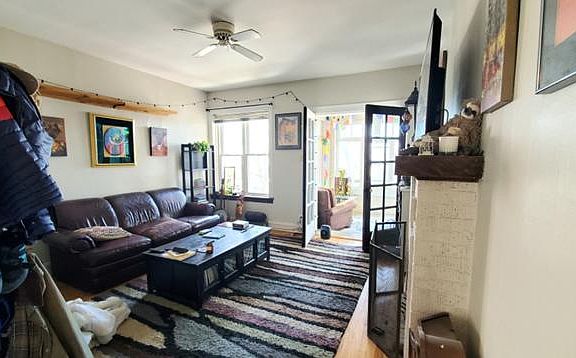 2nd image of 5110 N Wolcott Ave APT 3