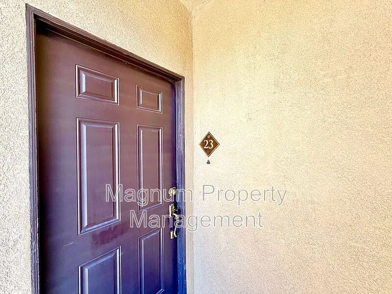 3 bed, 2.0 bath, 1232 sqft, $2,499 — Photo 4