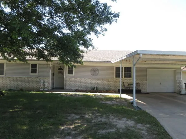 105 Thresher Ln, Commerce, OK 74339