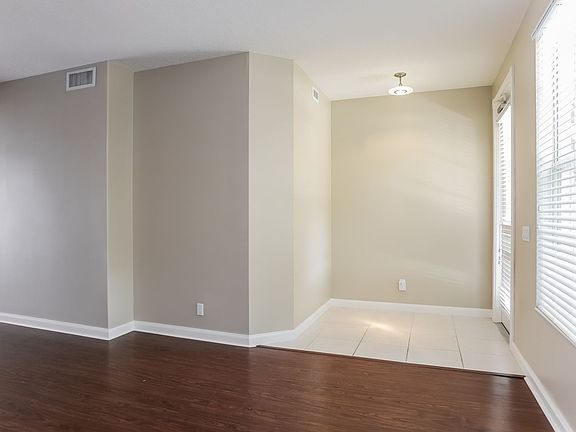 2nd image of 141 Farmingdale Dr