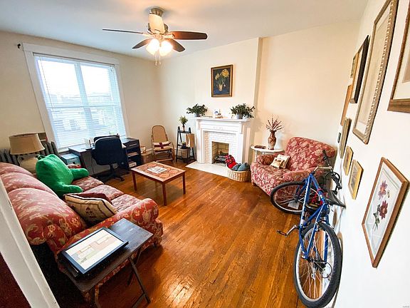 3rd image of 4410 Laclede Ave #A
