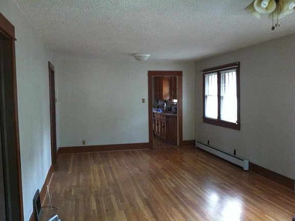 Spacious living room