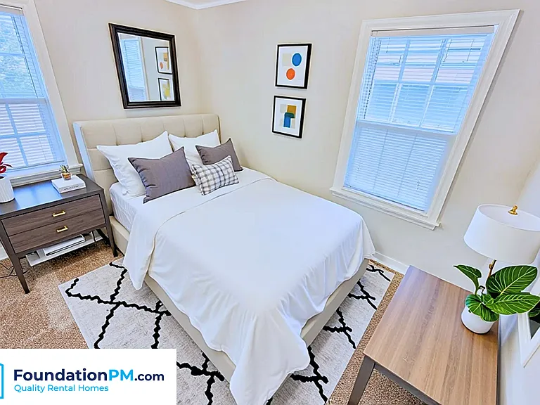 4126 Meadow Dr — Photo 9