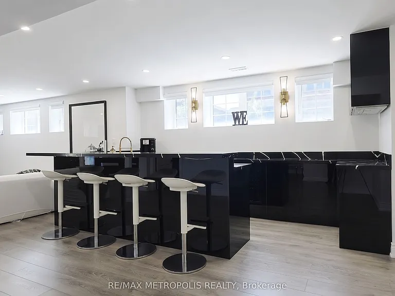 2425 Hibiscus Dr #BASEMENT — Photo 10