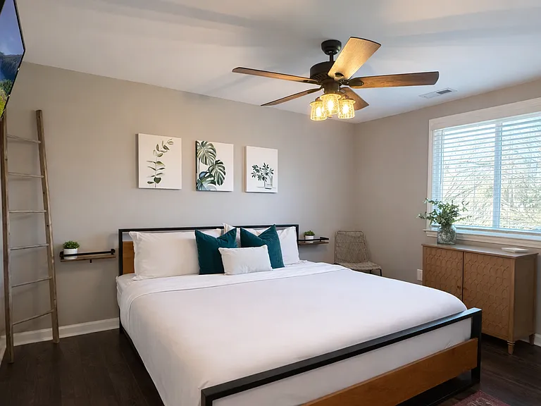 11501 Five Cedars Rd — Photo 22