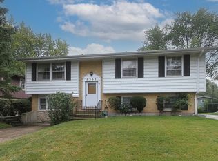 2303 Oak Ln, Rolling Meadows, IL 60008