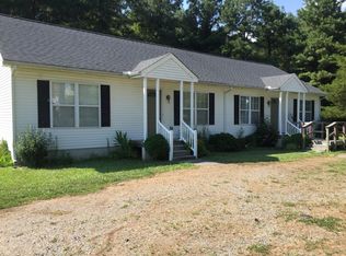 829 Gloucester Rd #A, Saluda, VA 23149