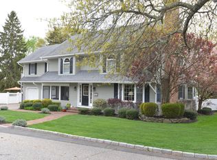 7 East Dr, Toms River, NJ