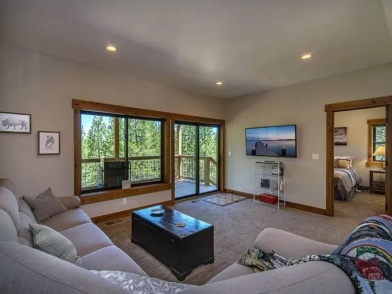 13779 Northwoods Blvd — Photo 8