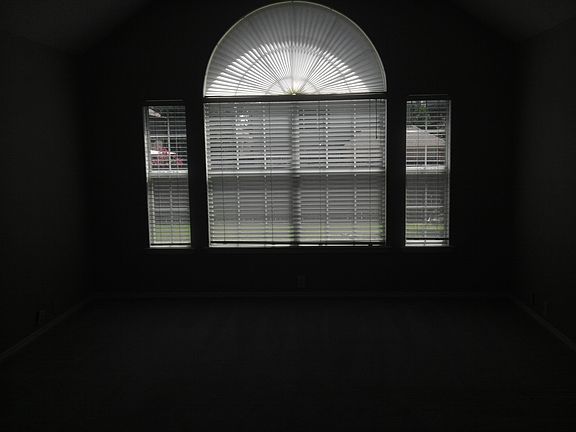 3rd image of 2708 Cascade Dr