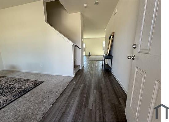 3rd image of 708 Yorkshire Dr