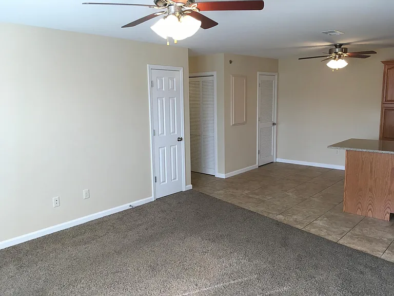 1932 Rock Creek Ln — Photo 4