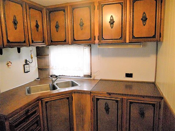 So much cabinet space!