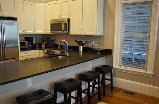 2nd image of 62 Telegraph St