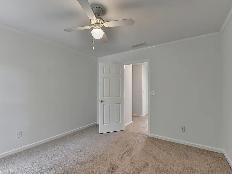 6535 Ganton Dr — Photo 32