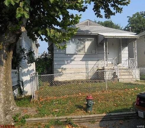 1st image of 923 Regina Ave