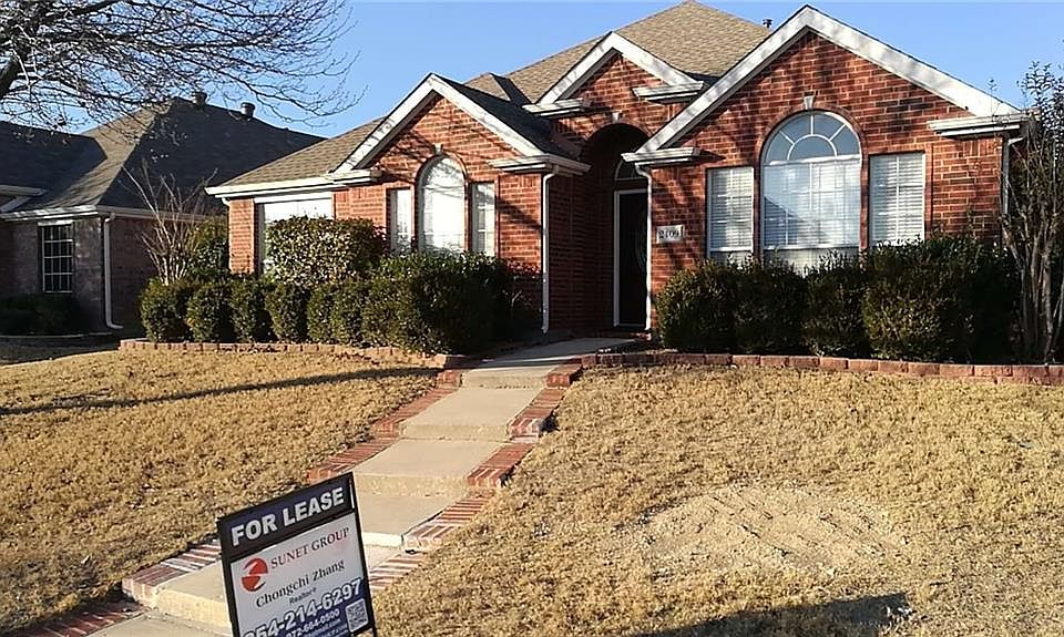 1st image of 2409 Ravenhurst Dr