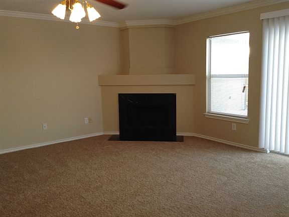 4th image of 12000 Melrose Ln #0