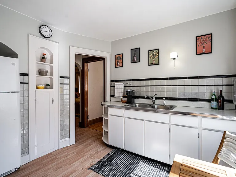 3249 S Kinnickinnic Ave — Photo 11