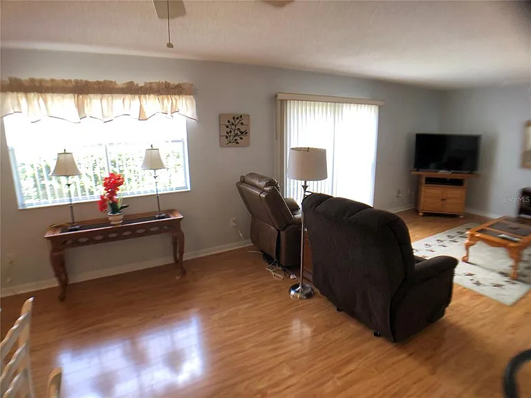 705 Villita Ln — Photo 7