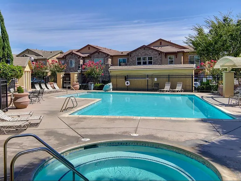 3301 N Park Dr #912 — Photo 29
