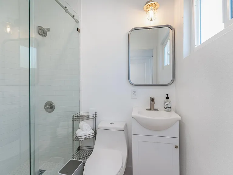 1053 De Garmo Dr — Photo 15