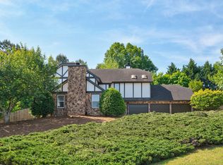 320 Saddle Creek Dr, Roswell, GA 30076
