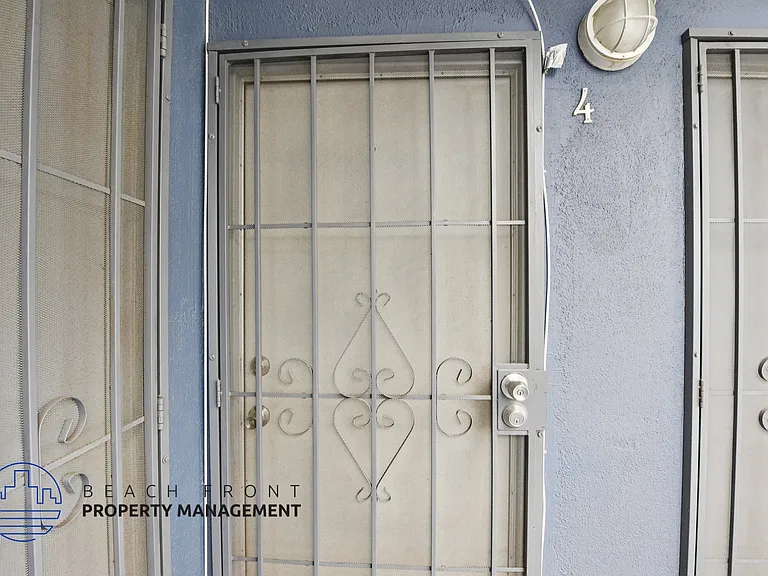 325 S. Almansor — Photo 20