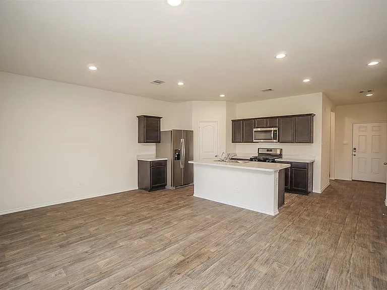 5210 Becker Hills Ln — Photo 8
