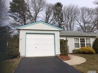 147 Laurance Ln, Ridge, NY 11961