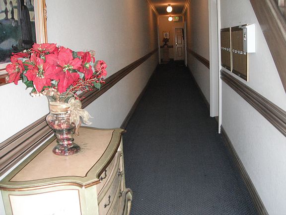 4th image of 15134 Moorpark St APT 103